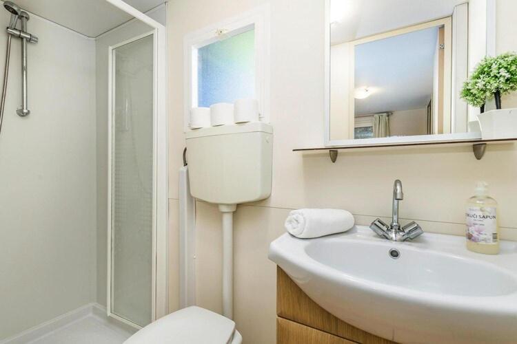 Mobile Homes Rosmarin In Strasko, Novaglia