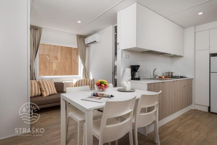 Casa vacanze Mobile Homes Rosmarin In Strasko, Novaglia