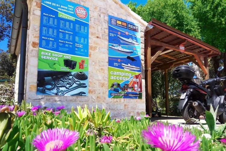 Casa vacanze Mobile Homes Rosmarin In Strasko, *